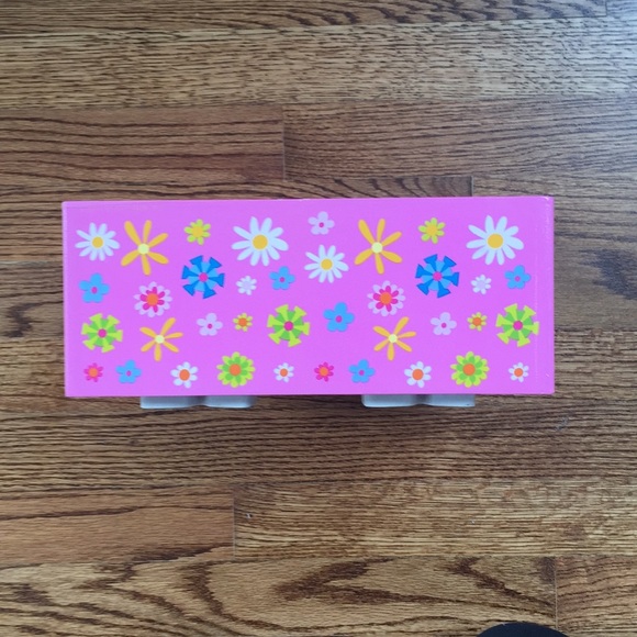 American Girl Jewelry/Play Box - Picture 2 of 7